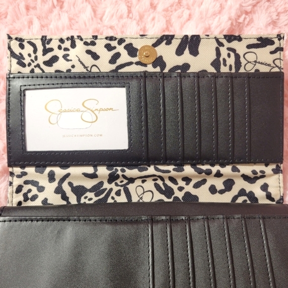 Hard To Find! Jessica Simpson large bifold/zip-around wallet. - Picture 4 of 16
